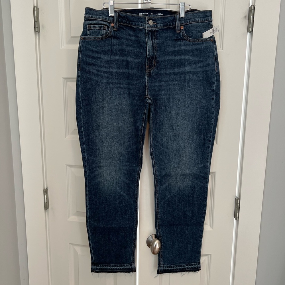 Old Navy midrise boyfriend jean TALL w/ trendy frayed hem!